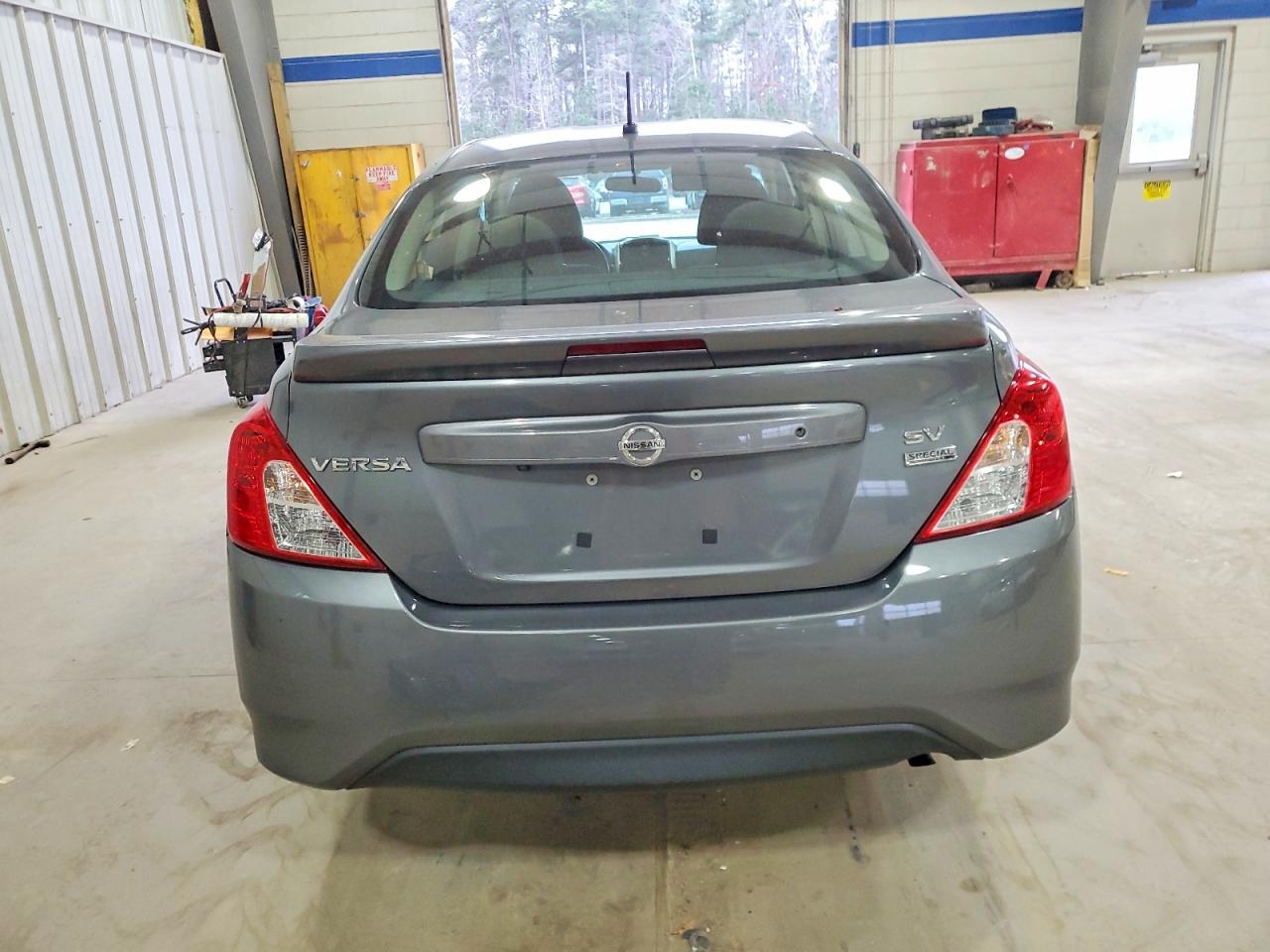 2018 NISSAN VERSA S photo 6