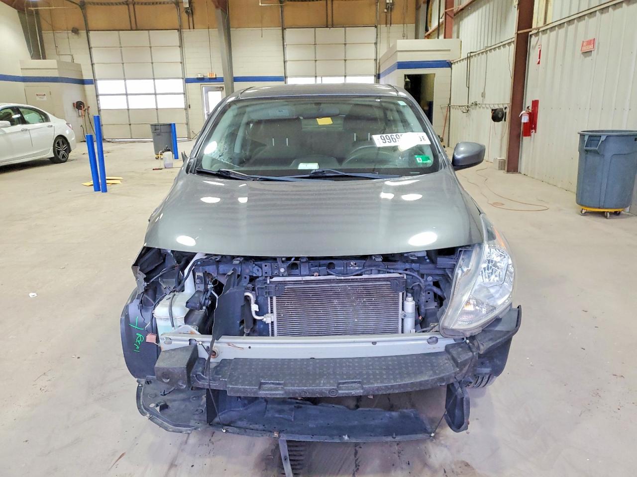 2018 NISSAN VERSA S photo 5