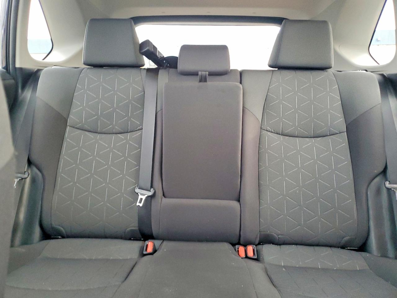 2022 TOYOTA RAV4 XLE photo 10