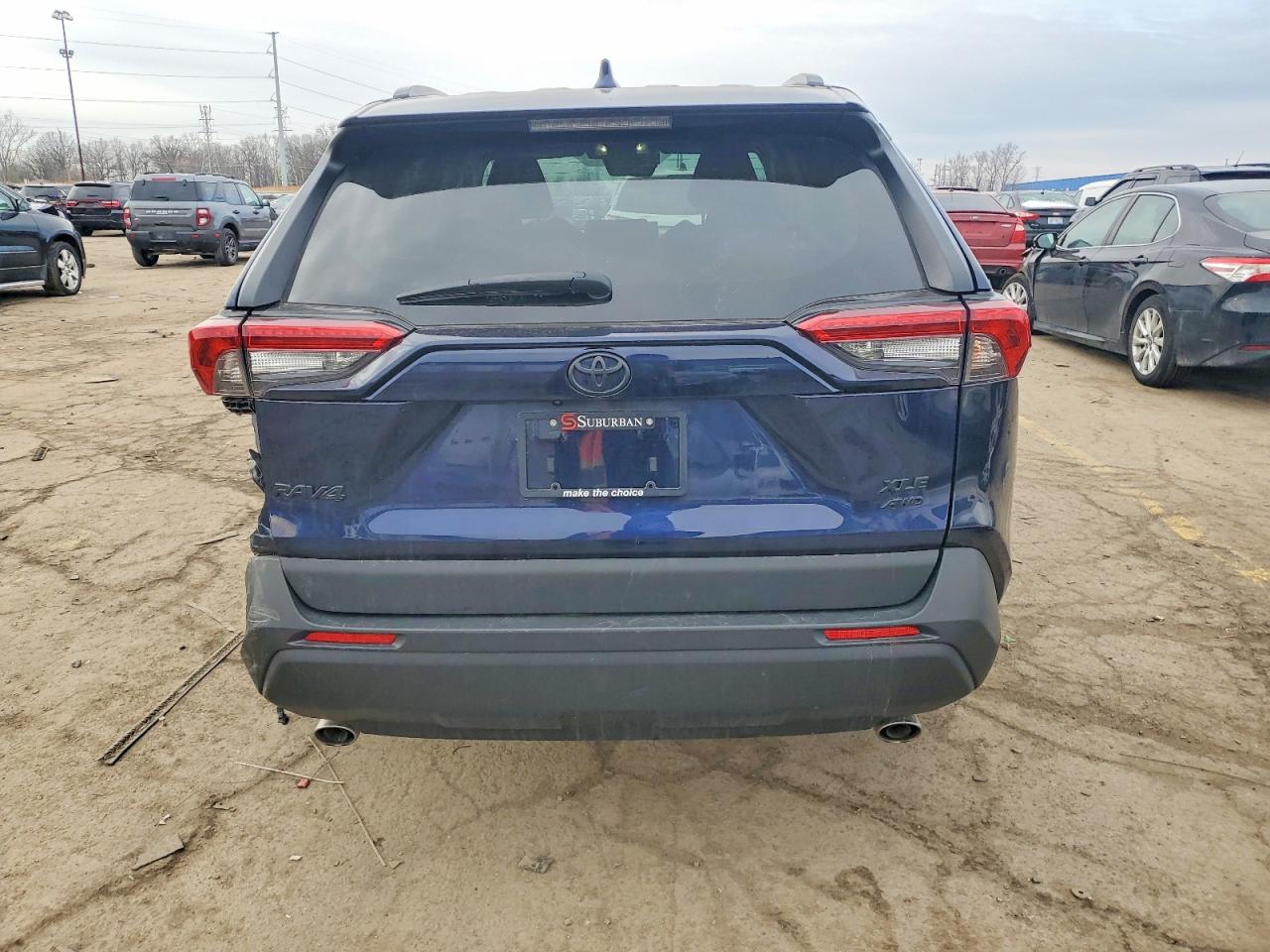 2022 TOYOTA RAV4 XLE photo 6