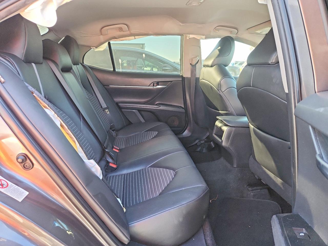 2018 TOYOTA CAMRY L photo 19