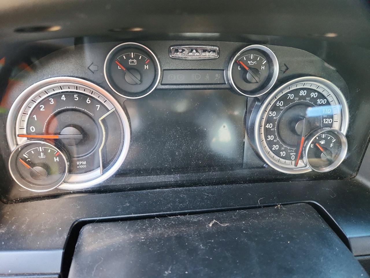 2015 RAM 1500 SPORT photo 9