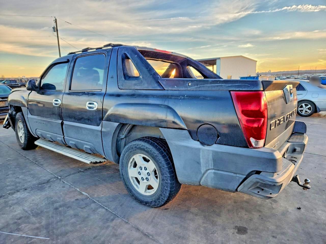 2003 CHEVROLET AVALANCHE C1500 photo 2