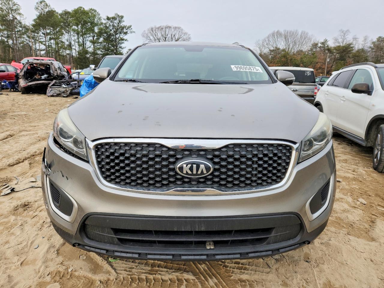 2017 KIA SORENTO LX photo 5
