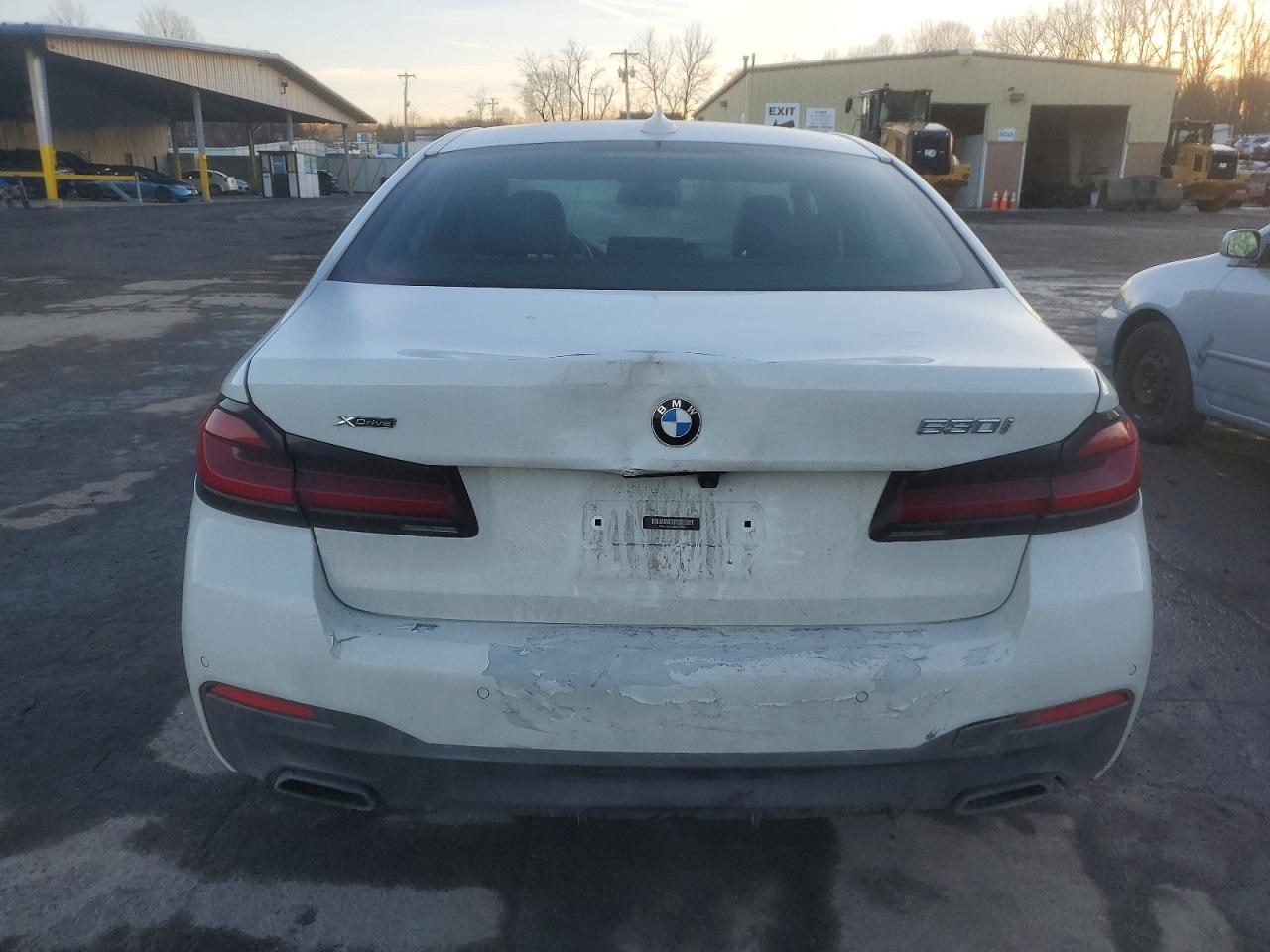 2021 BMW 530 XI photo 6