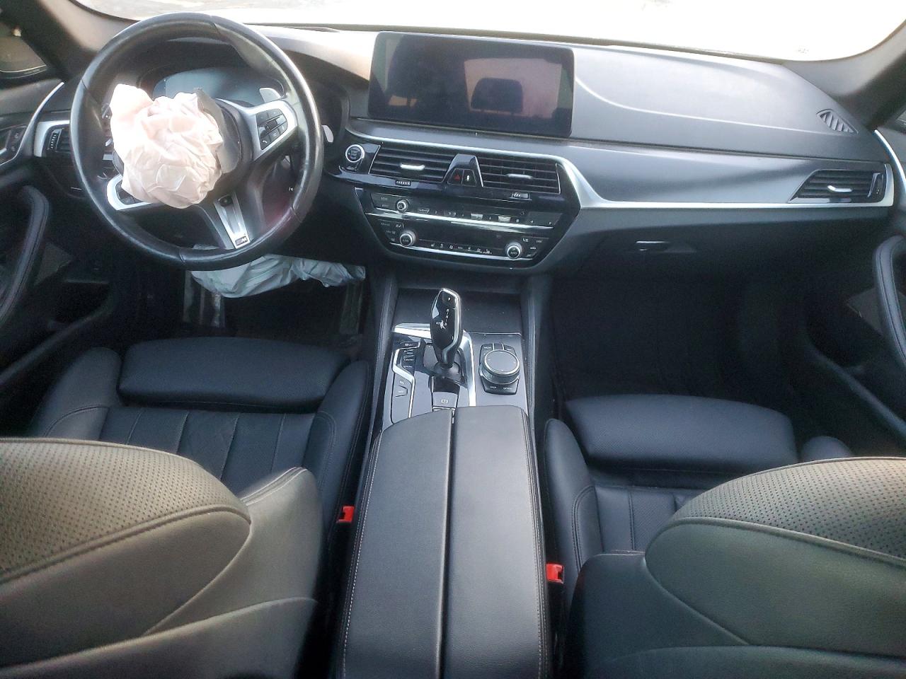 2021 BMW 530 XI photo 8