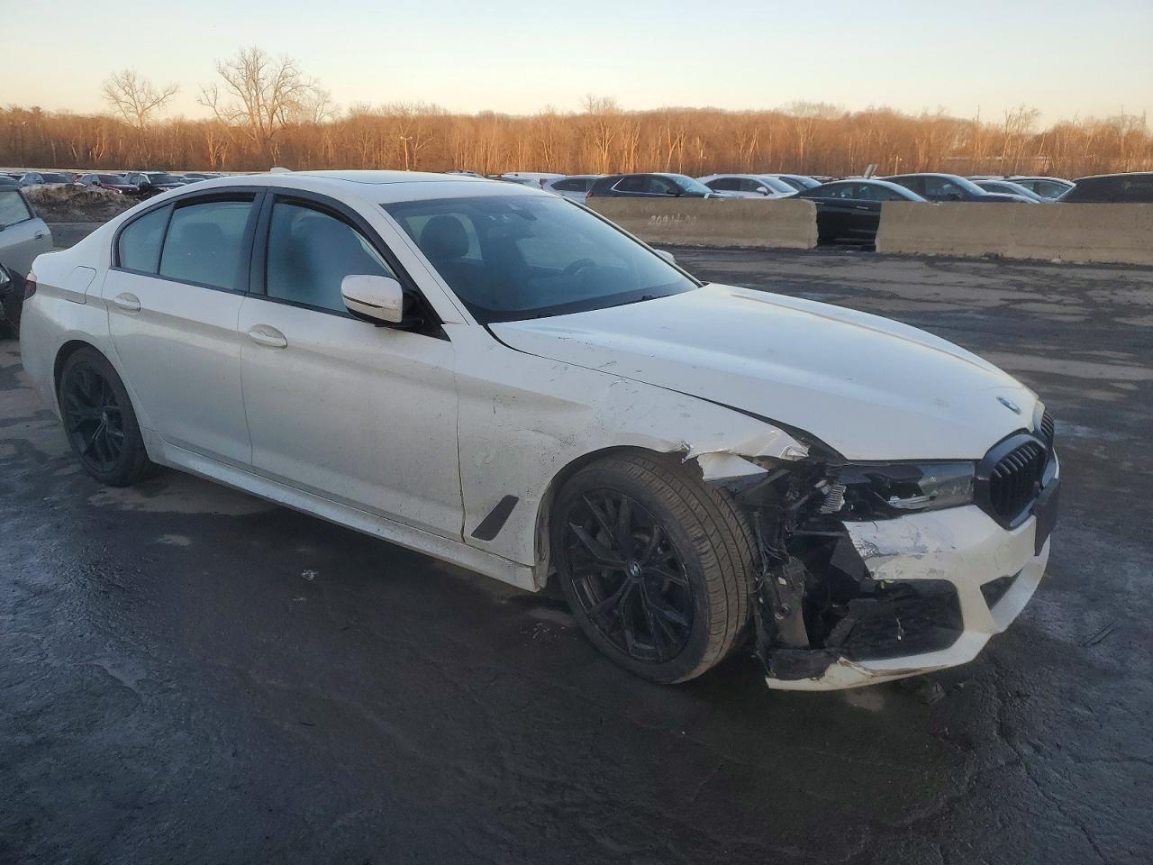 2021 BMW 530 XI photo 4