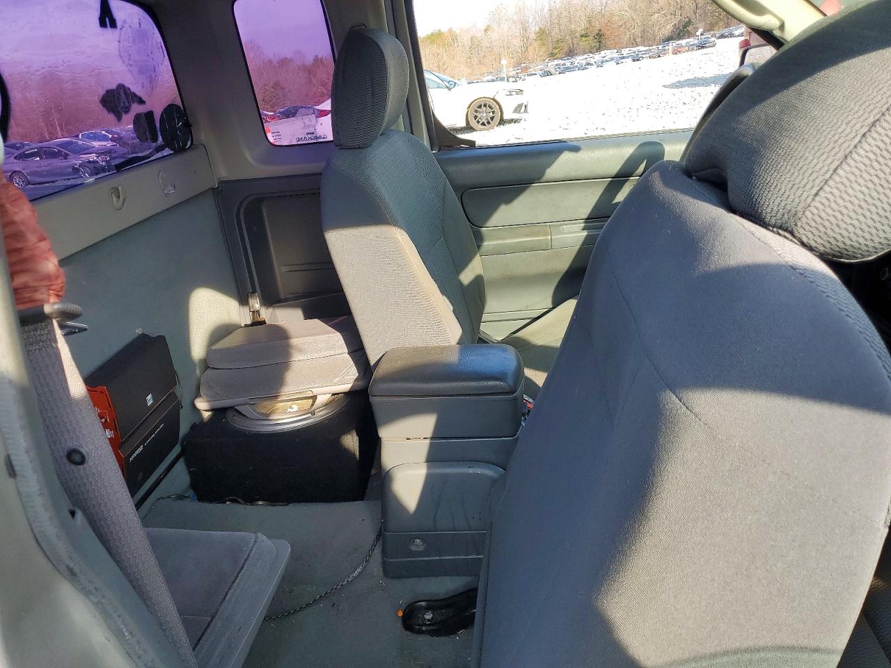 2004 NISSAN FRONTIER KING CAB XE photo 10