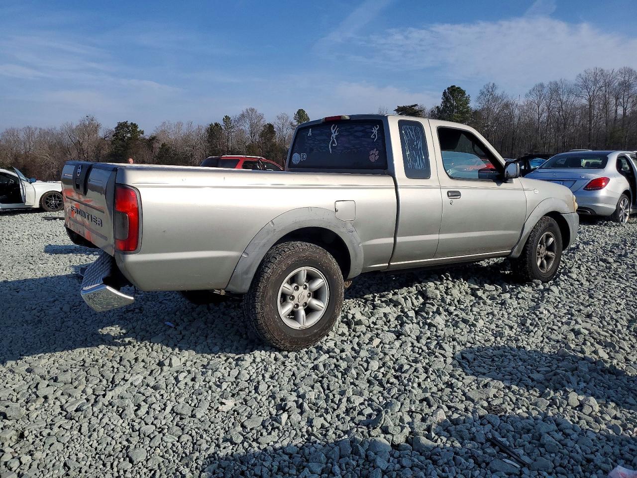 2004 NISSAN FRONTIER KING CAB XE photo 3