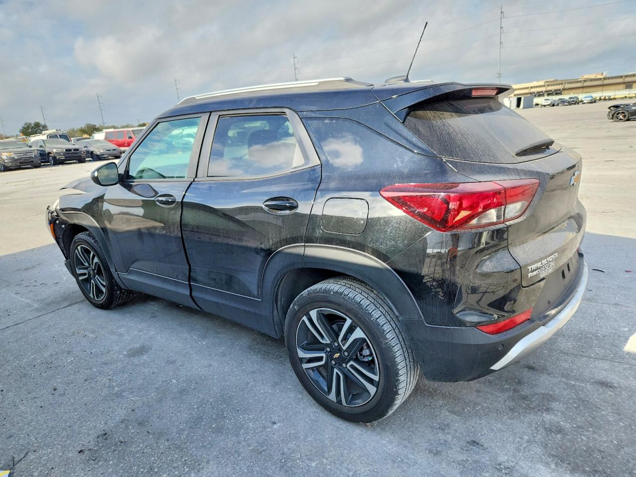 2025 CHEVROLET TRAILBLAZER LT photo 2