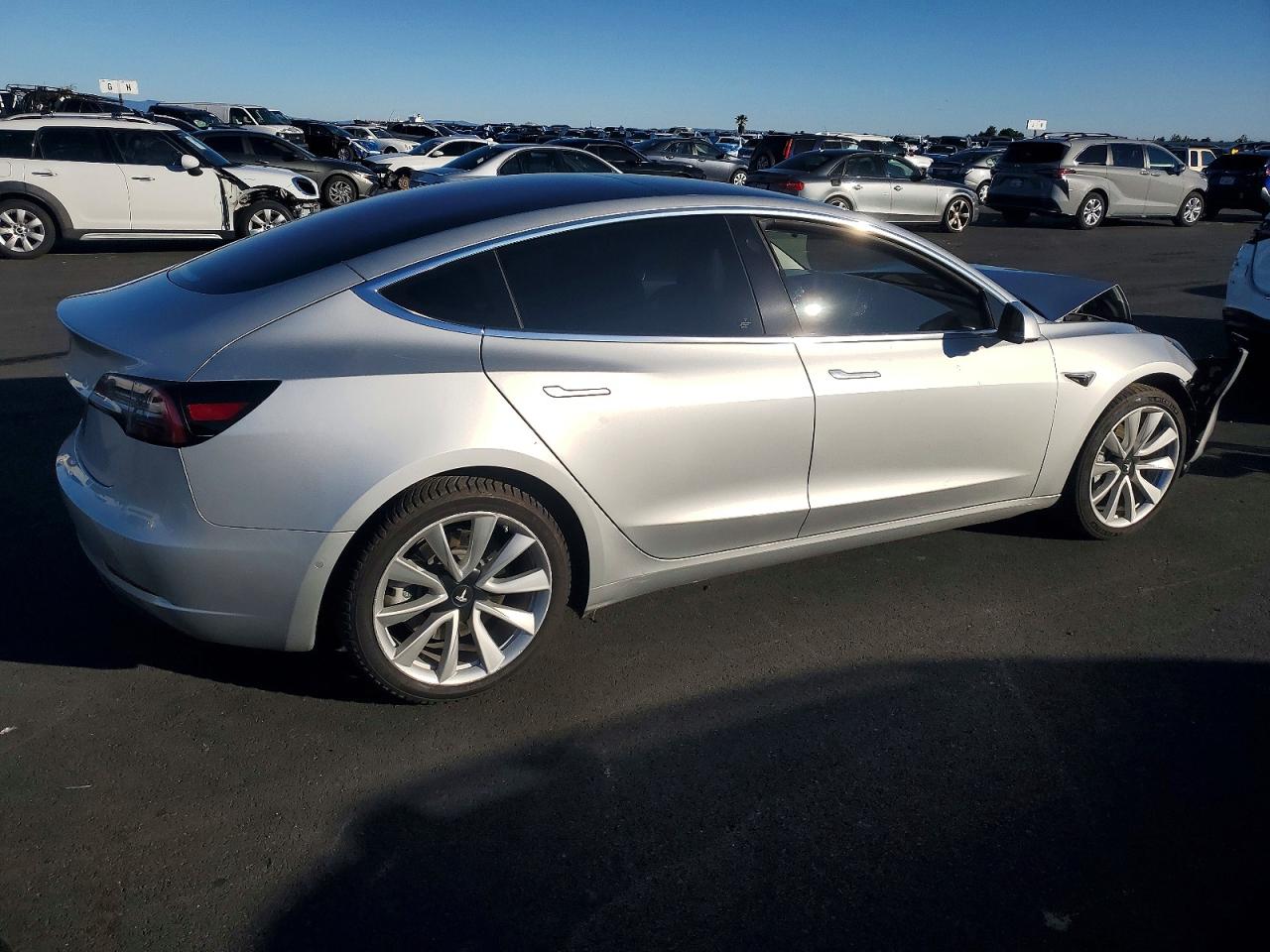 2018 TESLA MODEL 3 photo 3