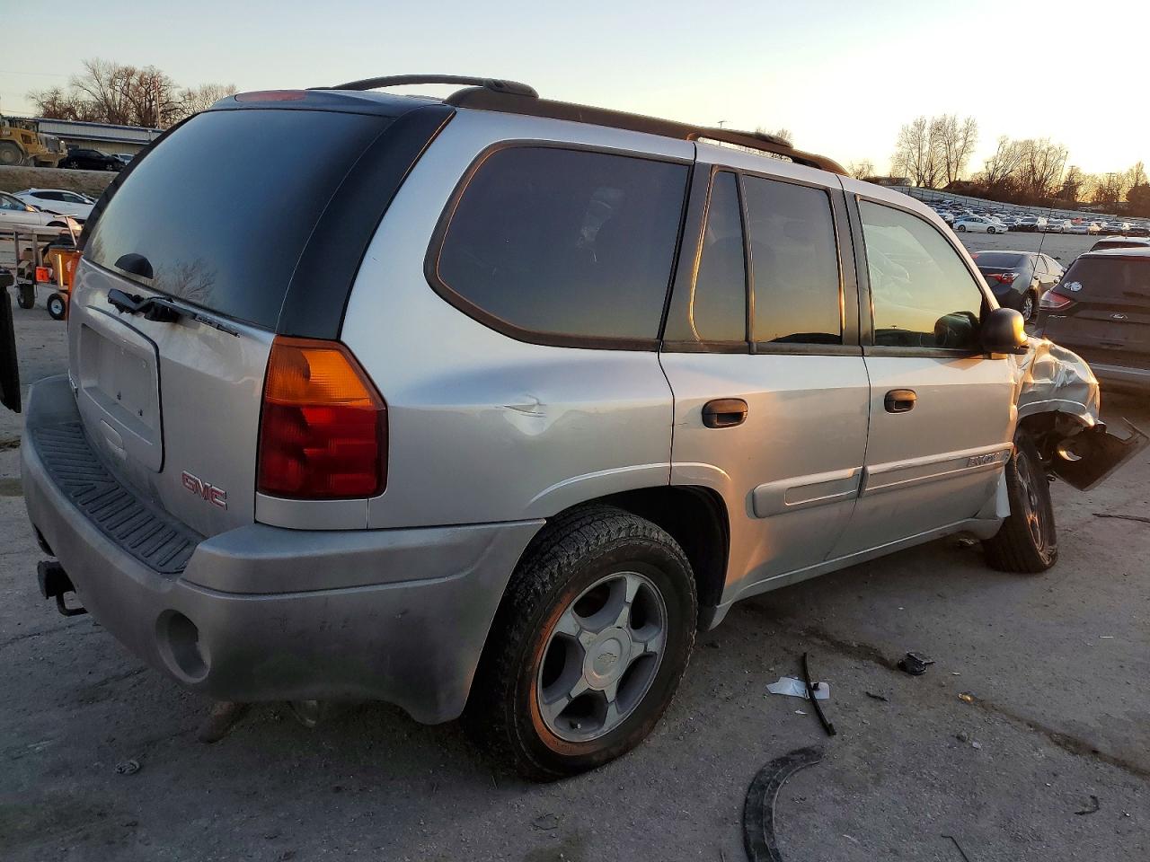 2005 GMC ENVOY photo 3