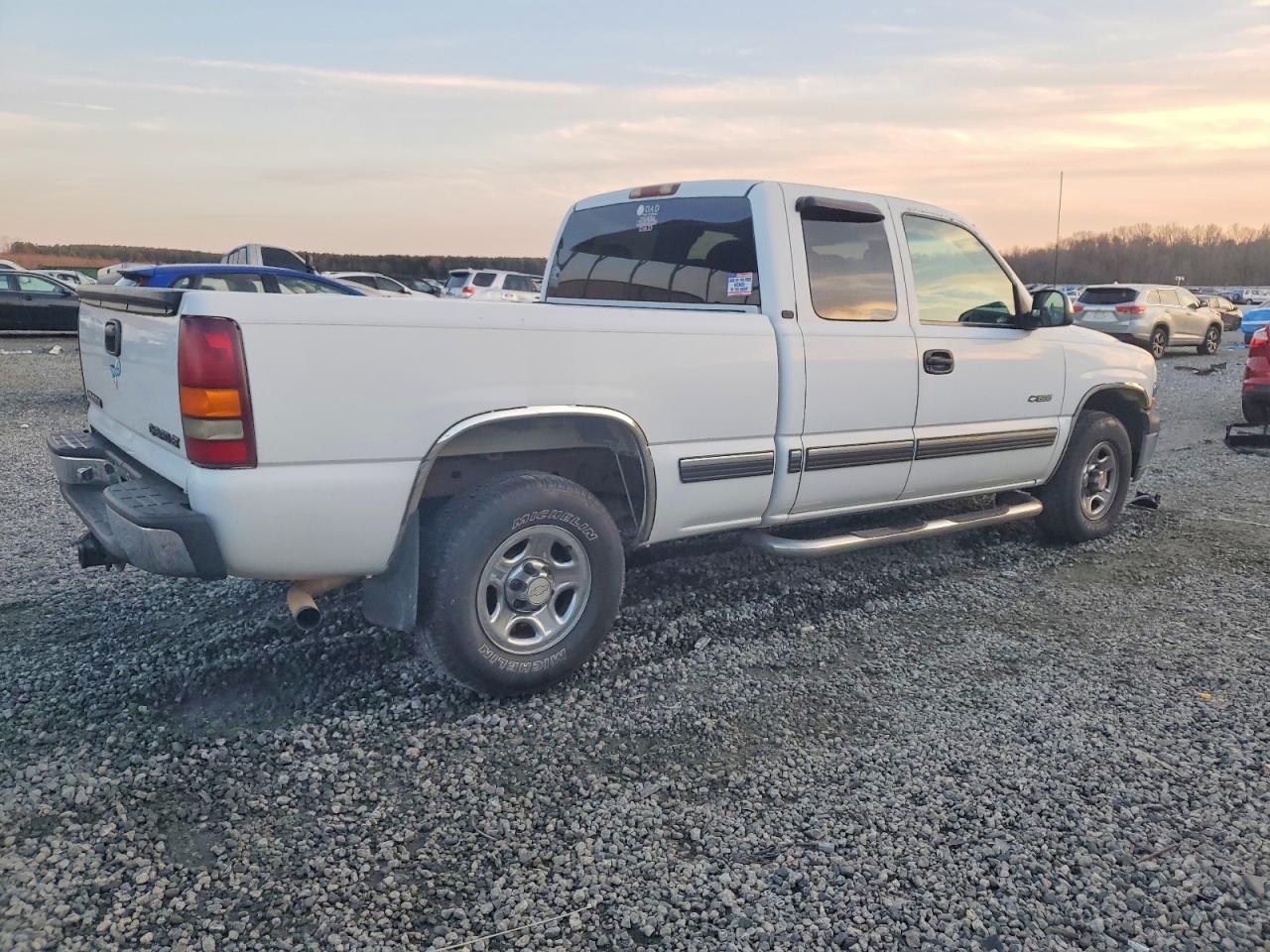 2002 CHEVROLET SILVERADO K1500 photo 3