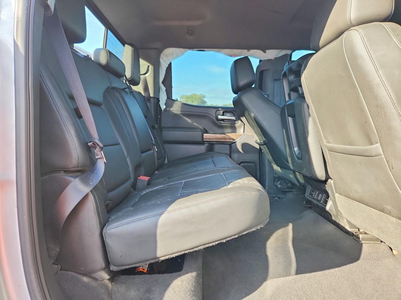 2019 CHEVROLET SILVERADO K1500 LT photo 10