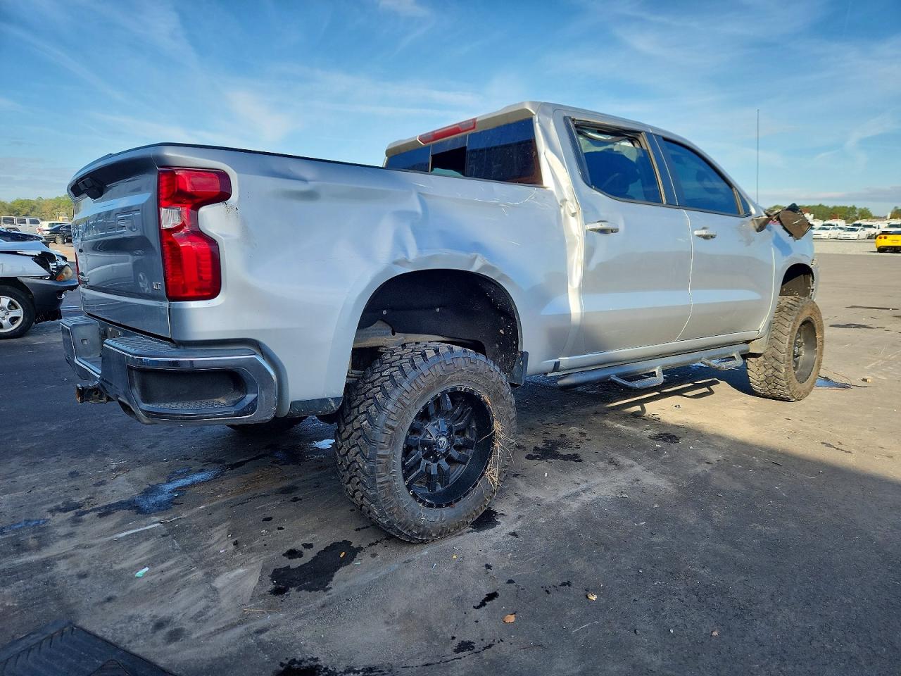 2019 CHEVROLET SILVERADO K1500 LT photo 3