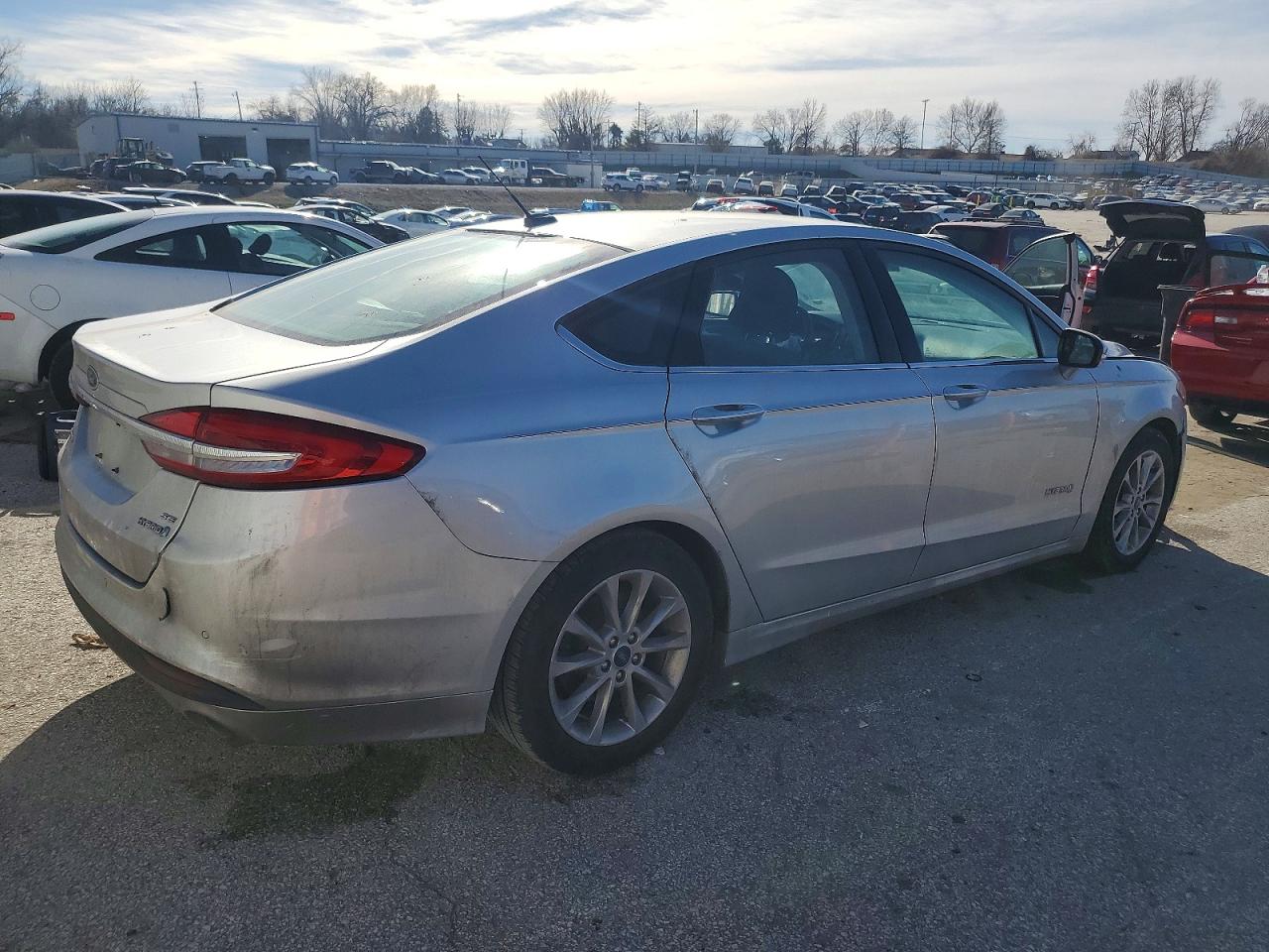 2017 FORD FUSION SE HYBRID photo 3