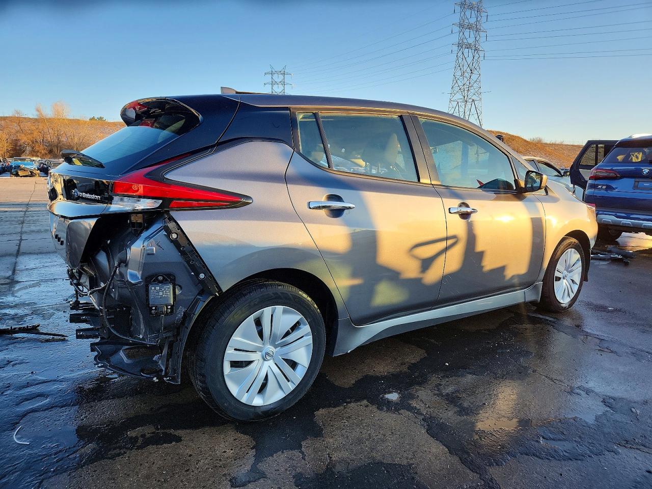 2020 NISSAN LEAF S photo 3