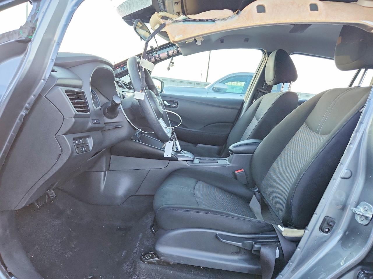 2020 NISSAN LEAF S photo 7