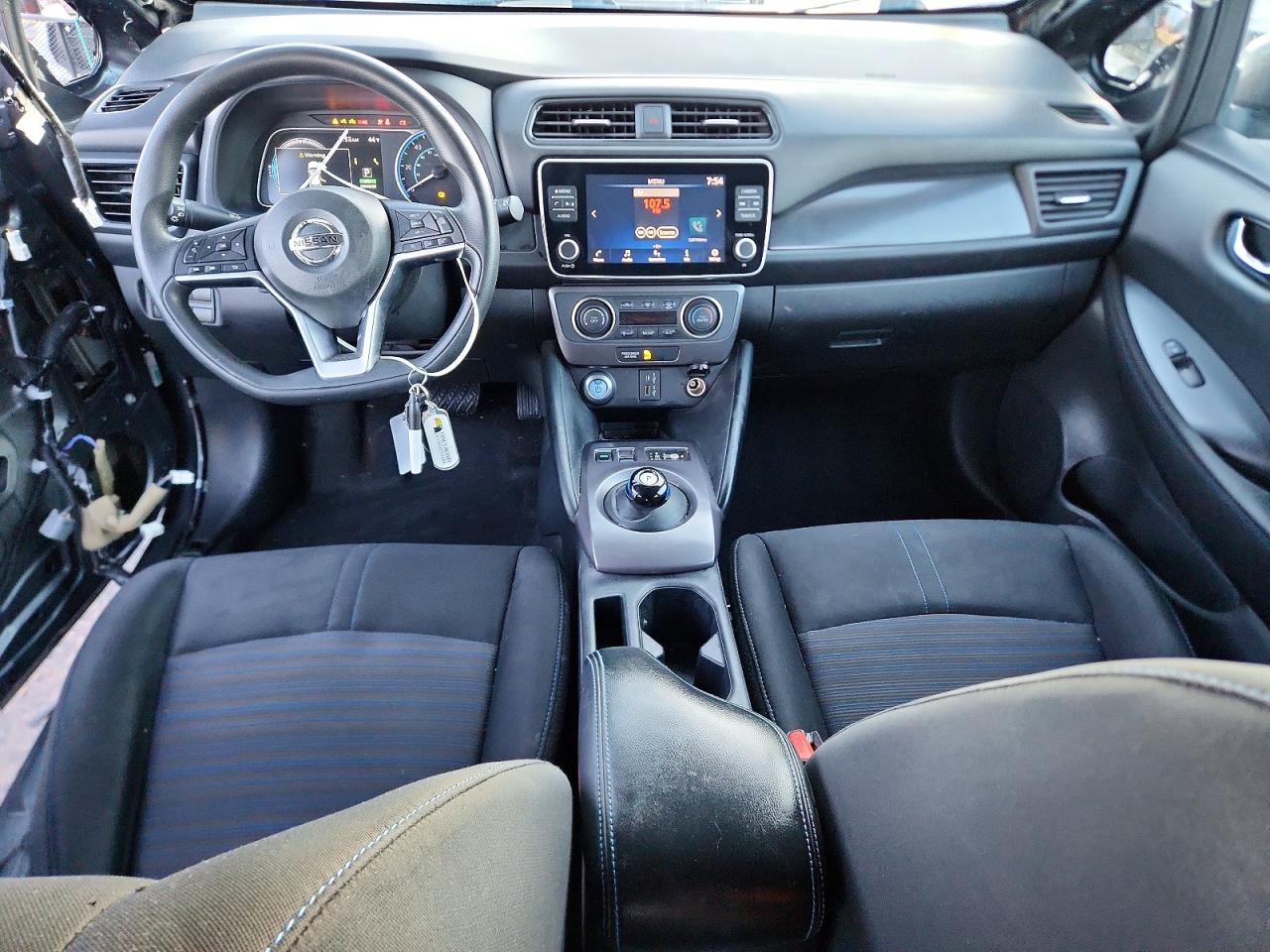 2020 NISSAN LEAF S photo 8