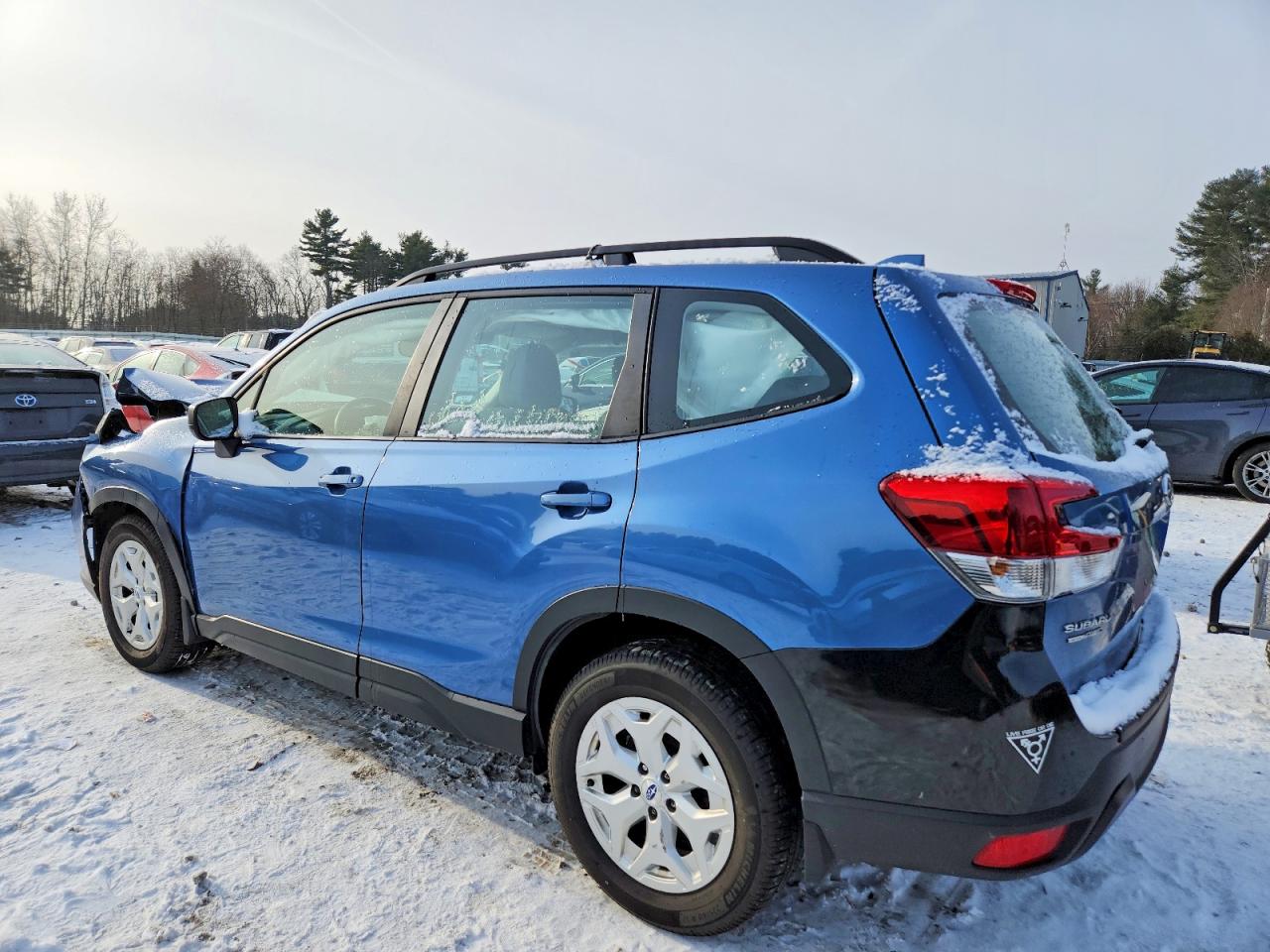 2019 SUBARU FORESTER photo 2