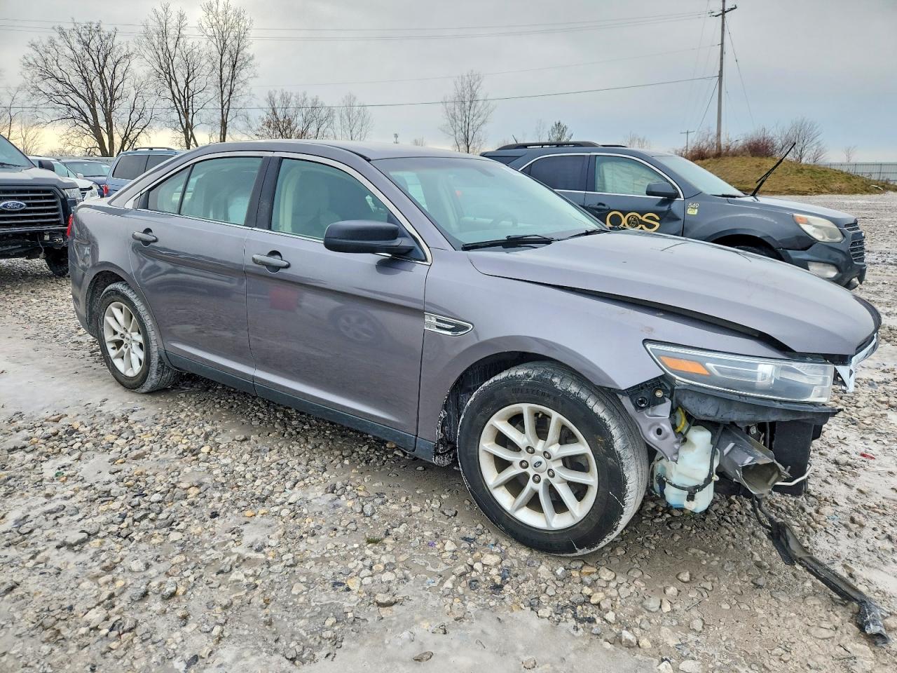 2014 FORD TAURUS SE photo 4