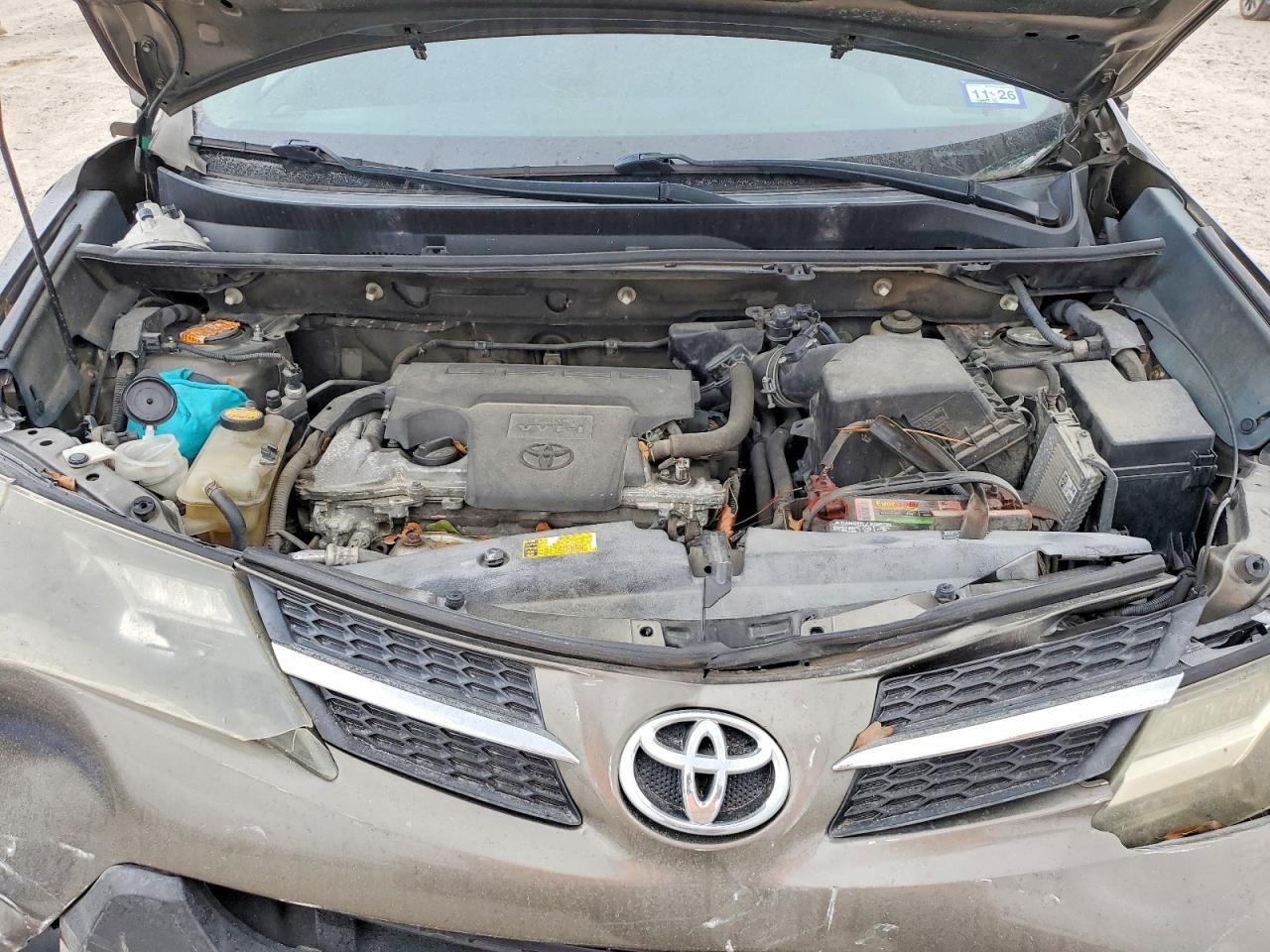 2014 TOYOTA RAV4 XLE photo 34