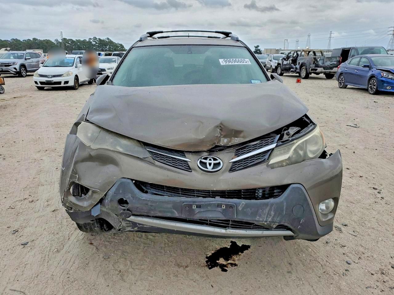 2014 TOYOTA RAV4 XLE photo 13