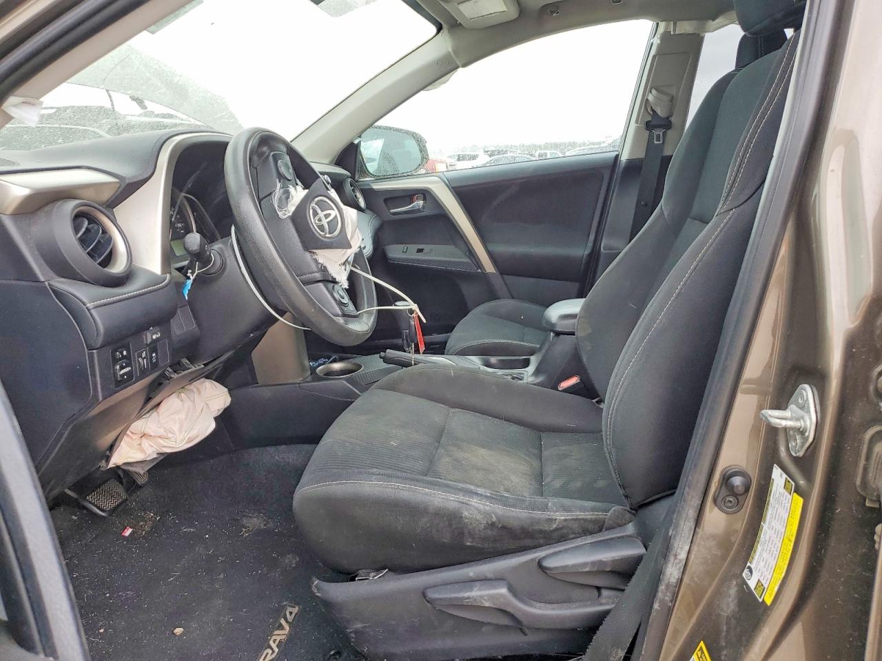 2014 TOYOTA RAV4 XLE photo 19