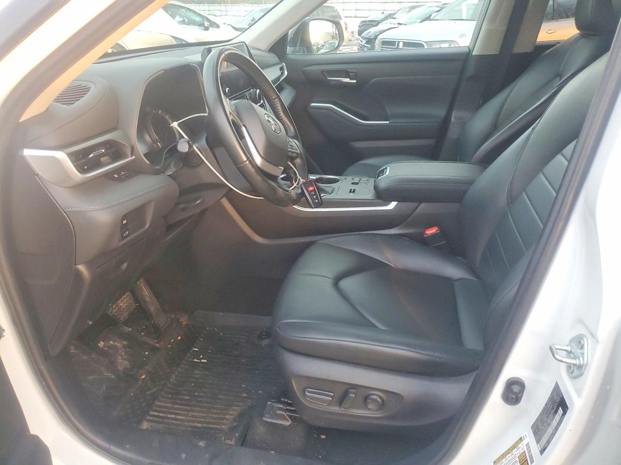 2023 TOYOTA HIGHLANDER HYBRID XLE photo 7
