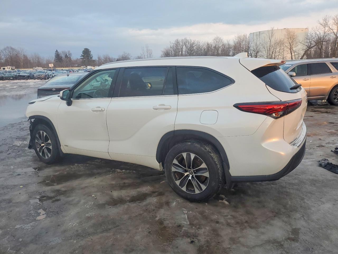 2023 TOYOTA HIGHLANDER HYBRID XLE photo 2