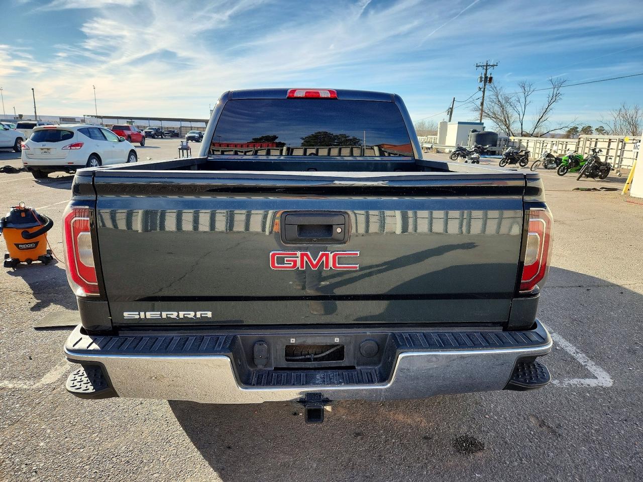 2017 GMC SIERRA K1500 SLT photo 6