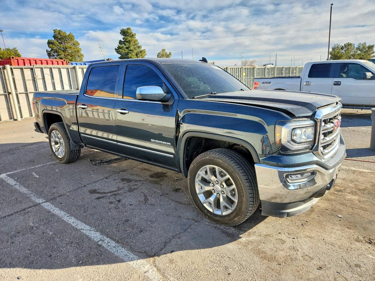 2017 GMC SIERRA K1500 SLT photo 4