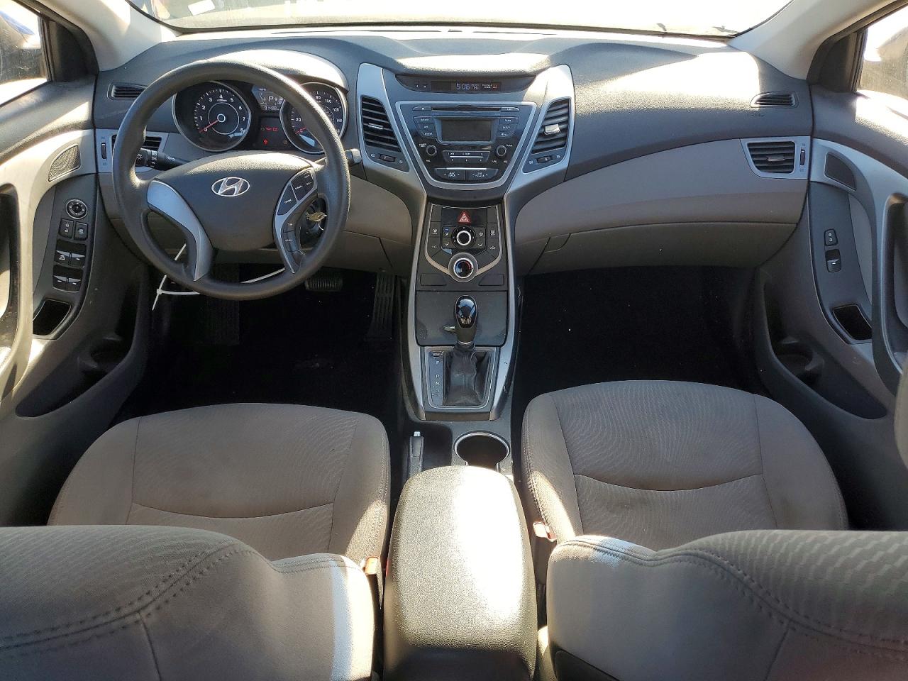 2016 HYUNDAI ELANTRA SE photo 8