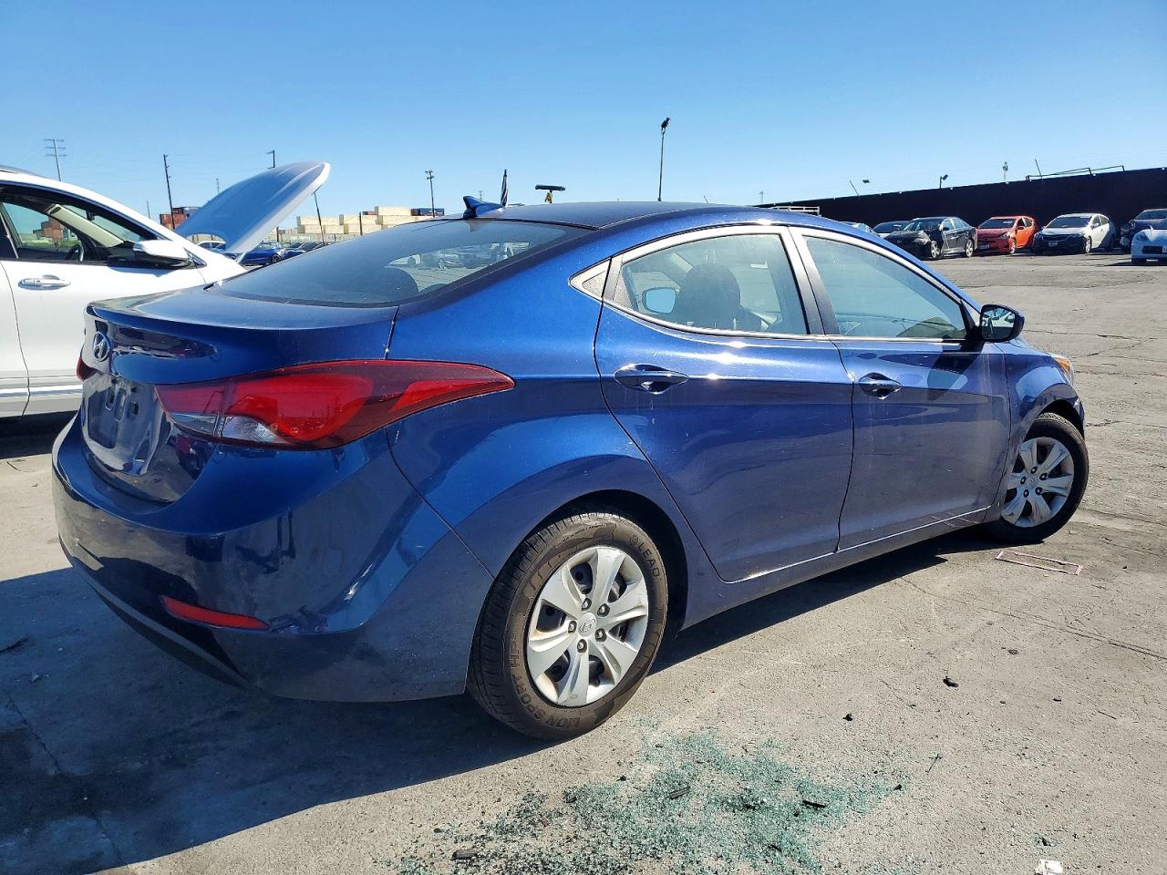 2016 HYUNDAI ELANTRA SE photo 3