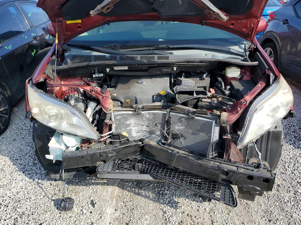 2015 TOYOTA SIENNA XLE PREMIUM 8-PASSENGER photo 21