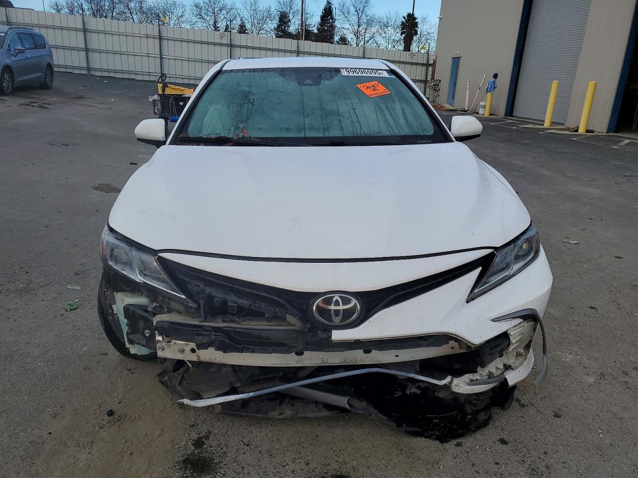 2021 TOYOTA CAMRY LE photo 5