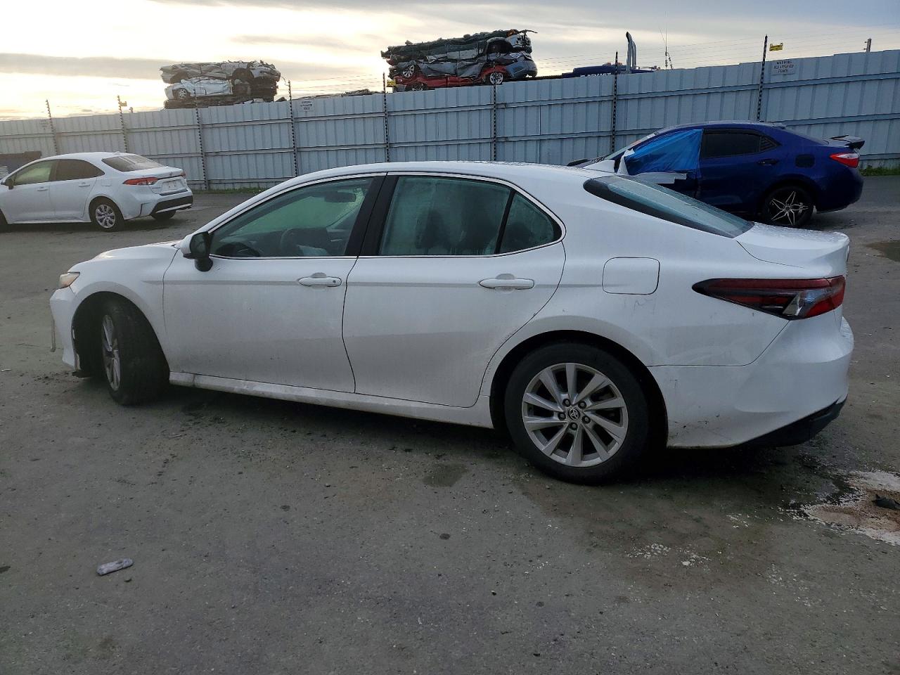 2021 TOYOTA CAMRY LE photo 2