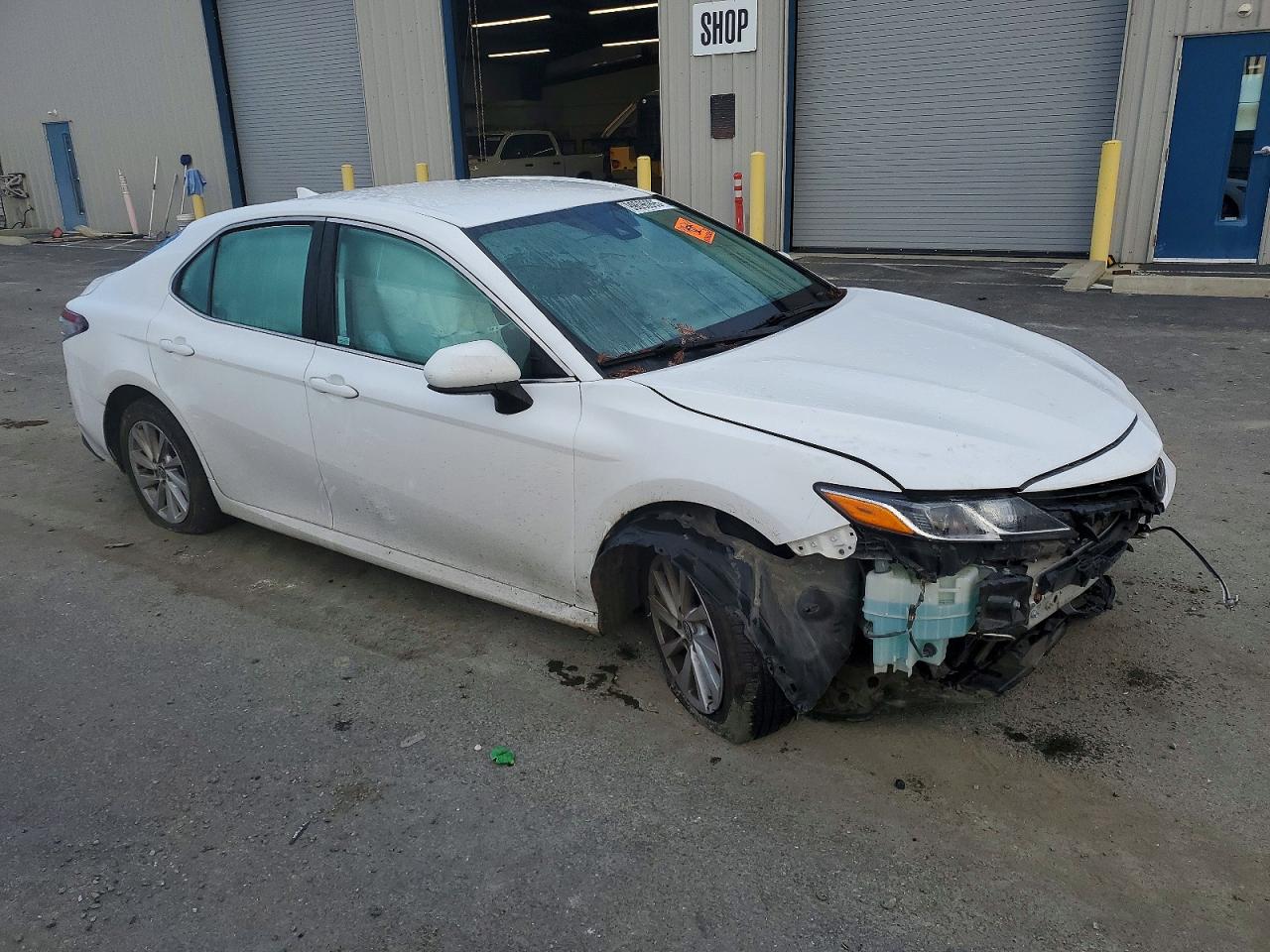 2021 TOYOTA CAMRY LE photo 4