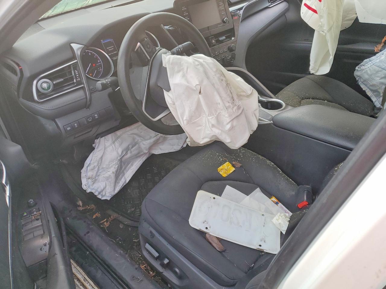 2021 TOYOTA CAMRY LE photo 8