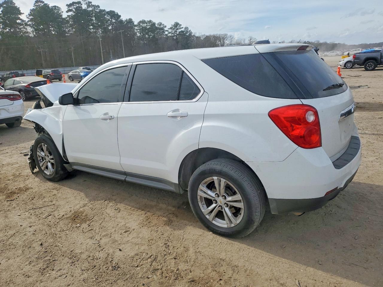 2015 CHEVROLET EQUINOX LS photo 2