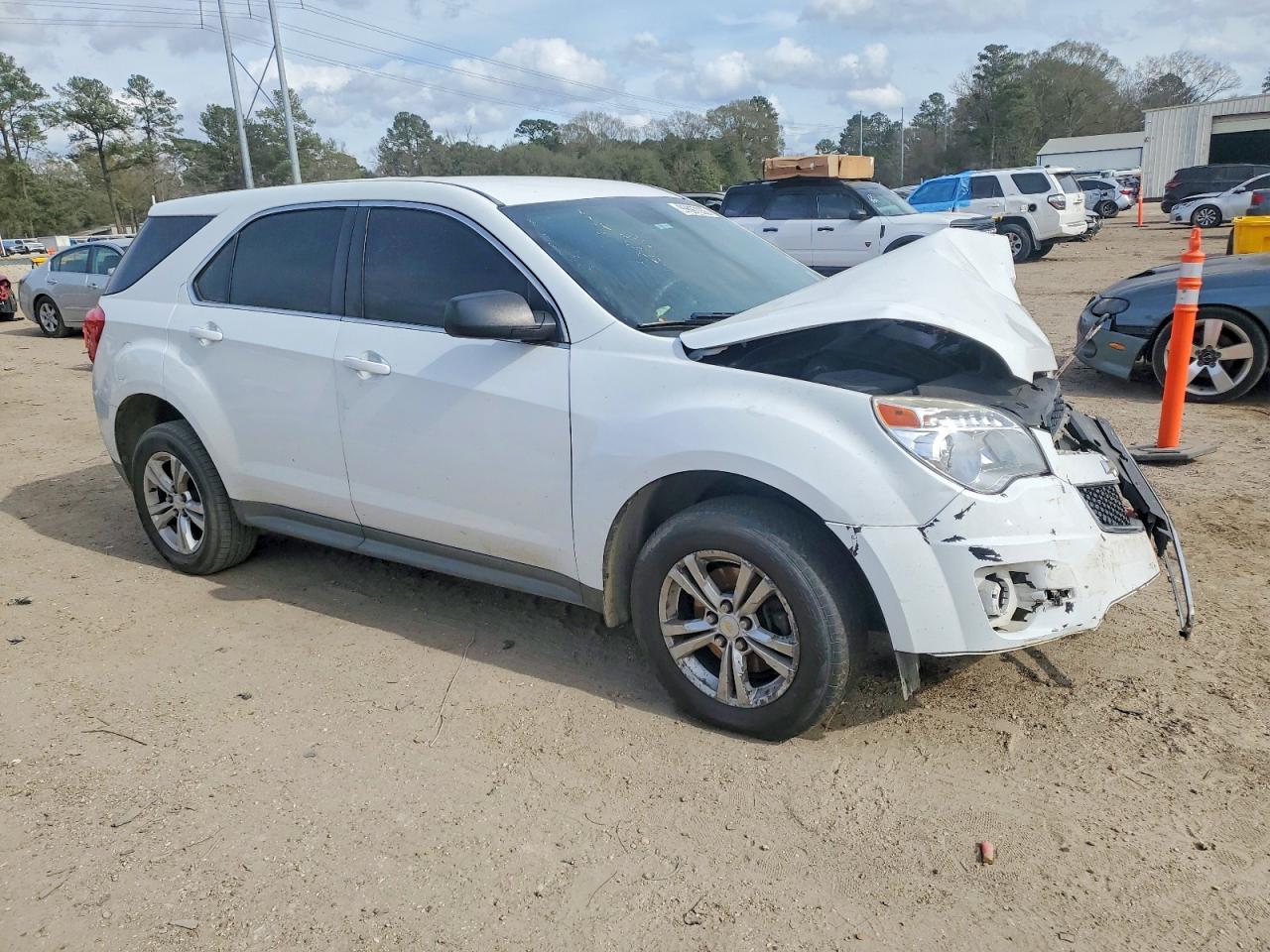 2015 CHEVROLET EQUINOX LS photo 4
