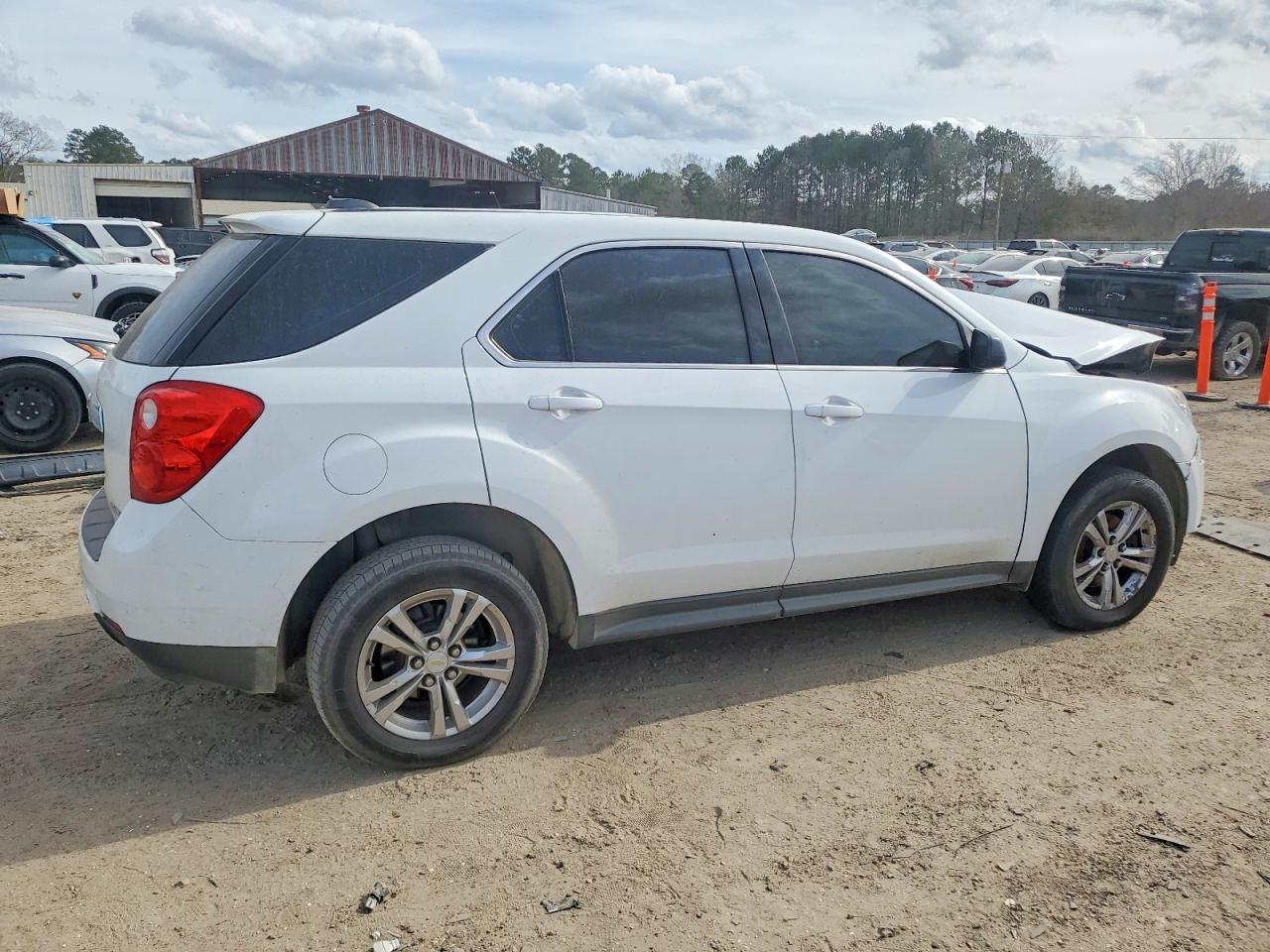 2015 CHEVROLET EQUINOX LS photo 3