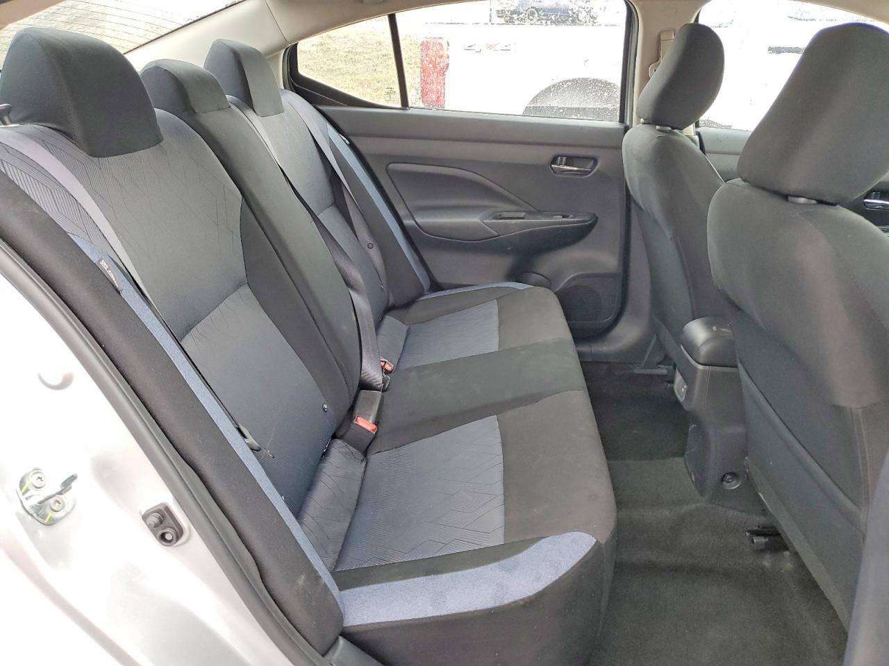 2025 NISSAN VERSA SV photo 10