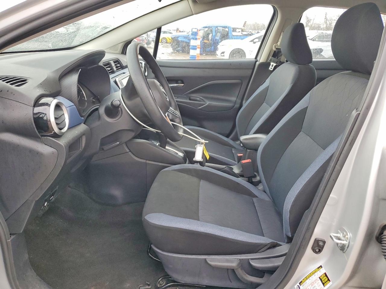 2025 NISSAN VERSA SV photo 7