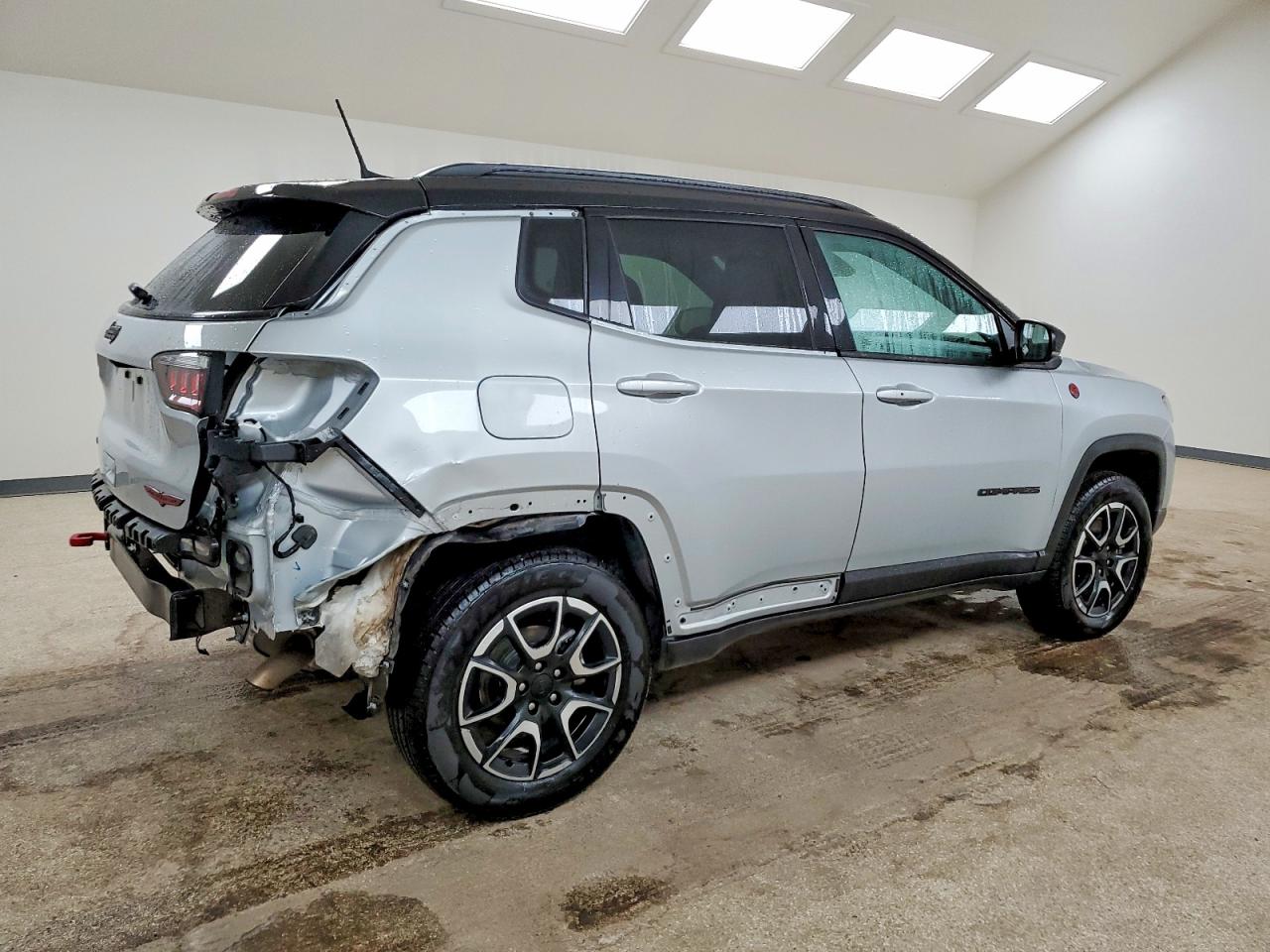 2024 JEEP COMPASS TRAILHAWK photo 3