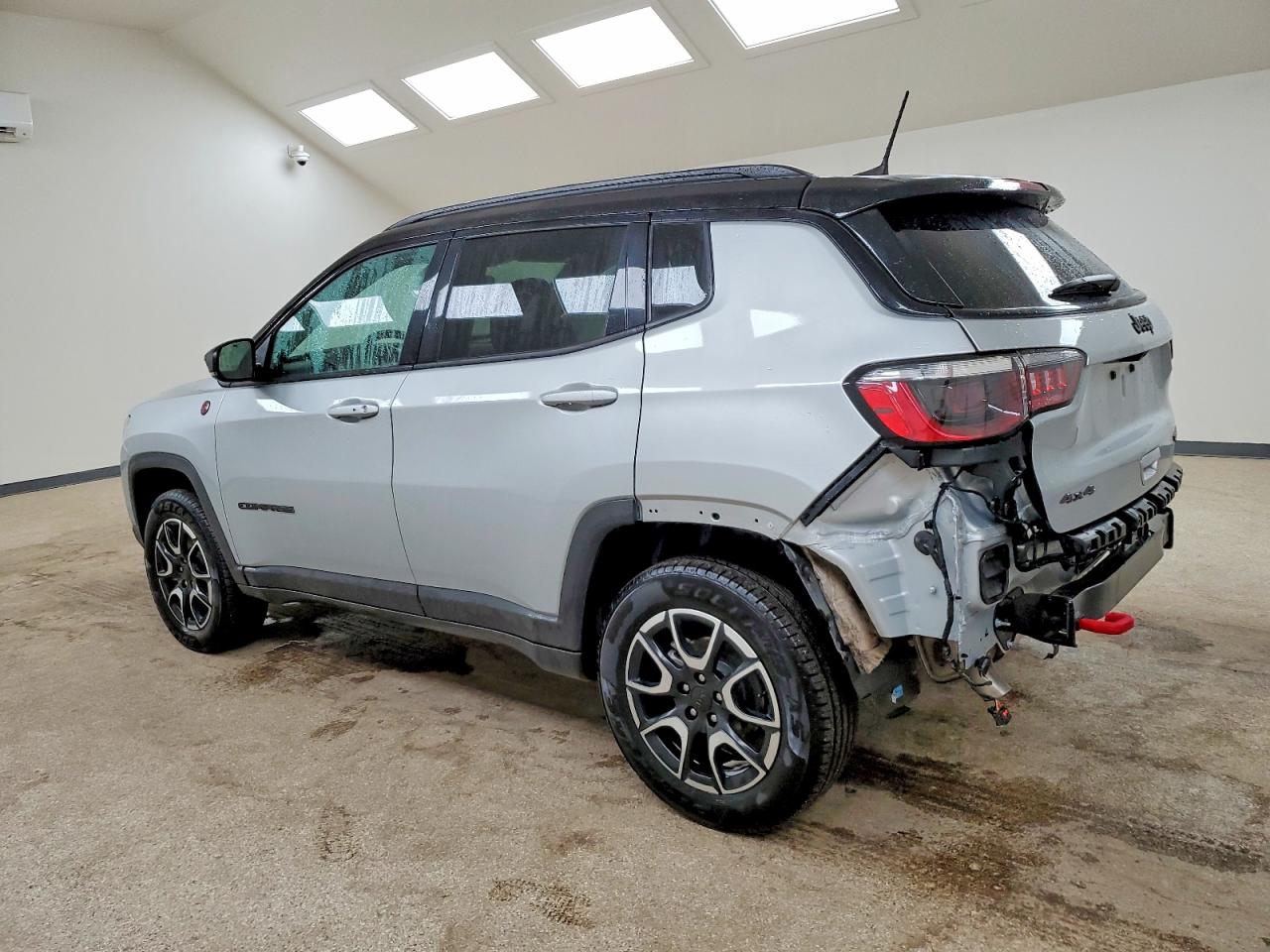 2024 JEEP COMPASS TRAILHAWK photo 2