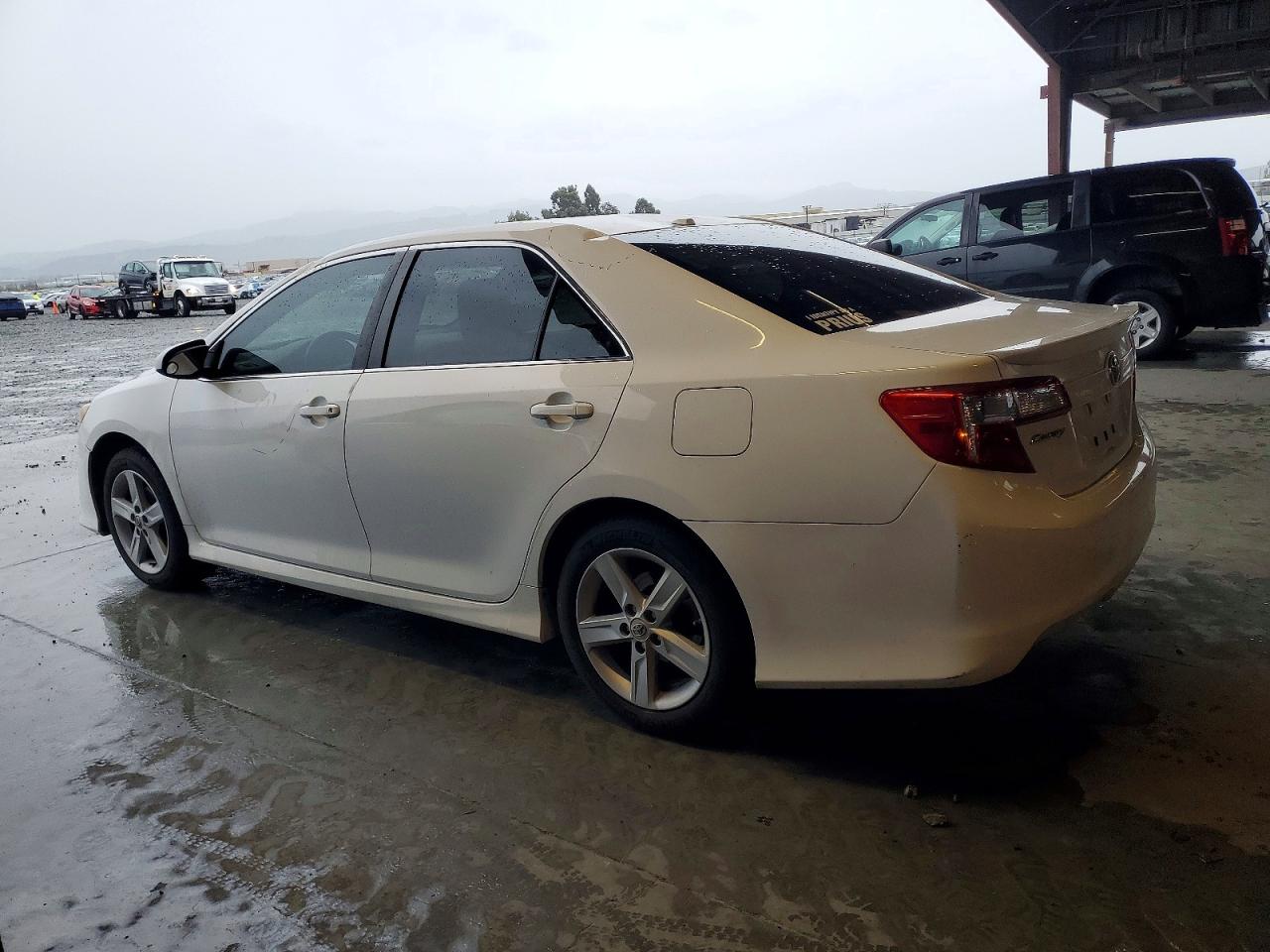 2012 TOYOTA CAMRY BASE photo 2
