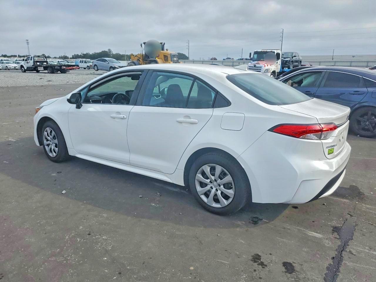 2022 TOYOTA COROLLA LE photo 2