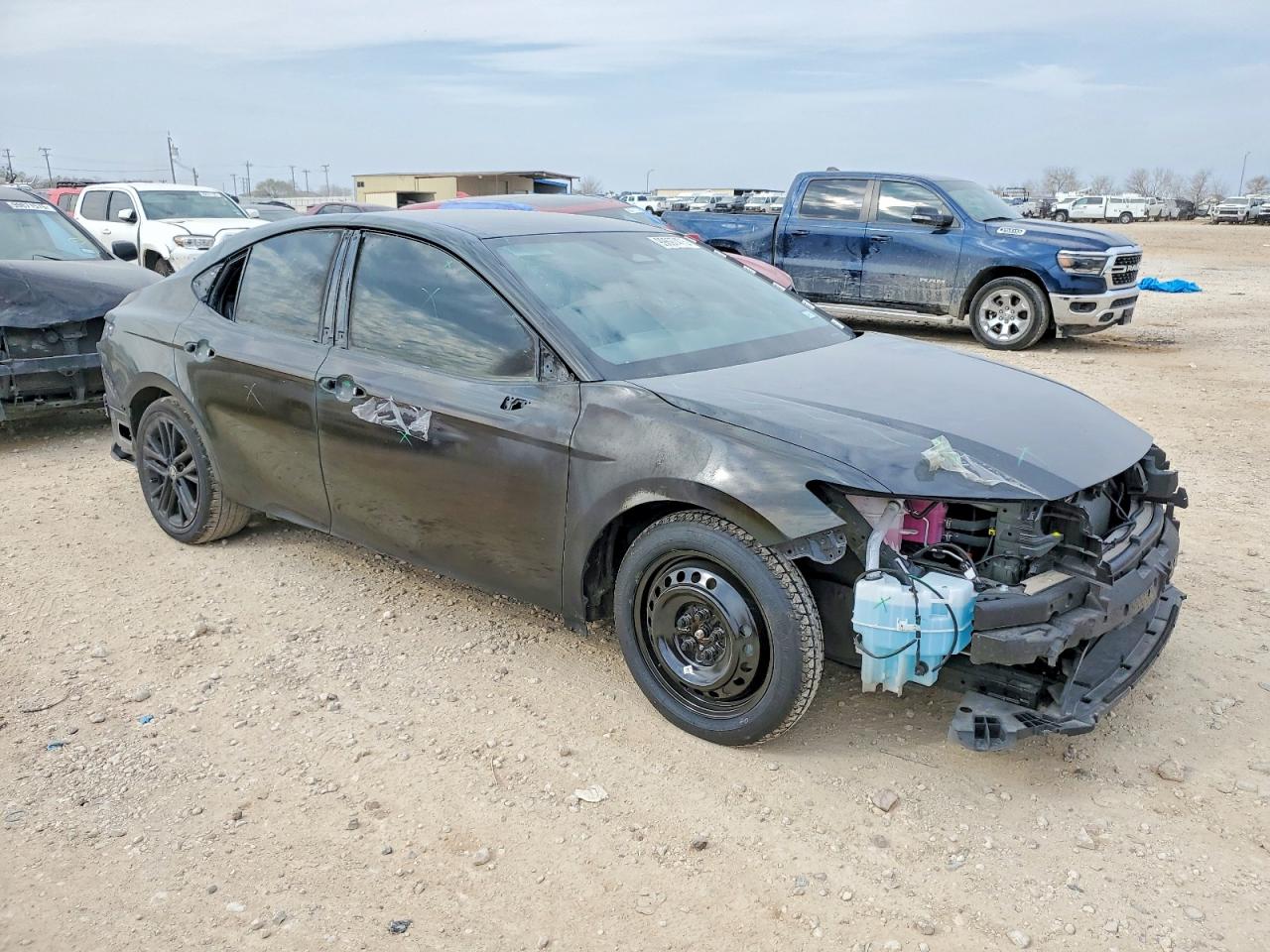 2025 TOYOTA CAMRY SE photo 4