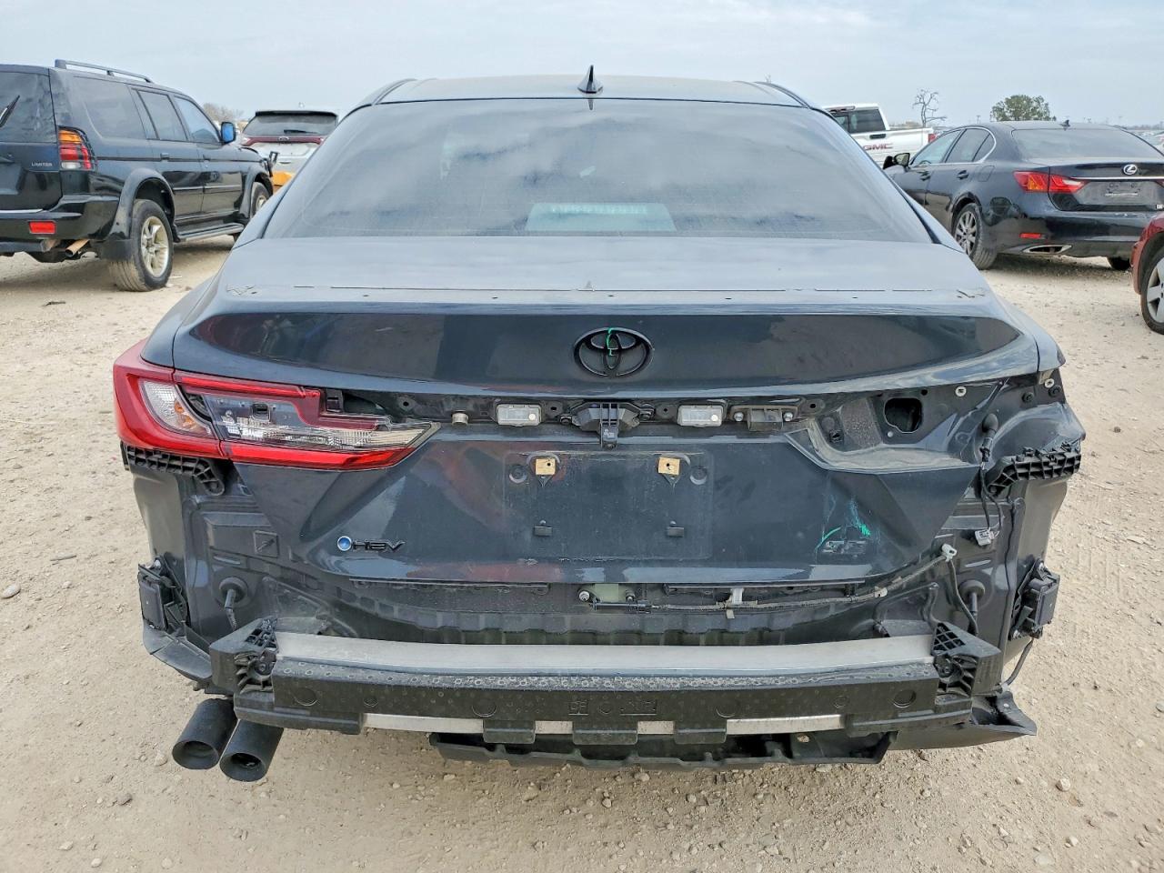 2025 TOYOTA CAMRY SE photo 6